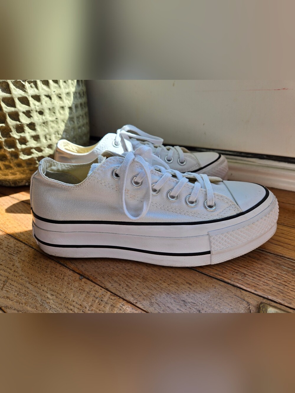 CONVERSE Chuck Taylor Lift Platform Low-top Sneakers, White US Women 5.5 22.5cm